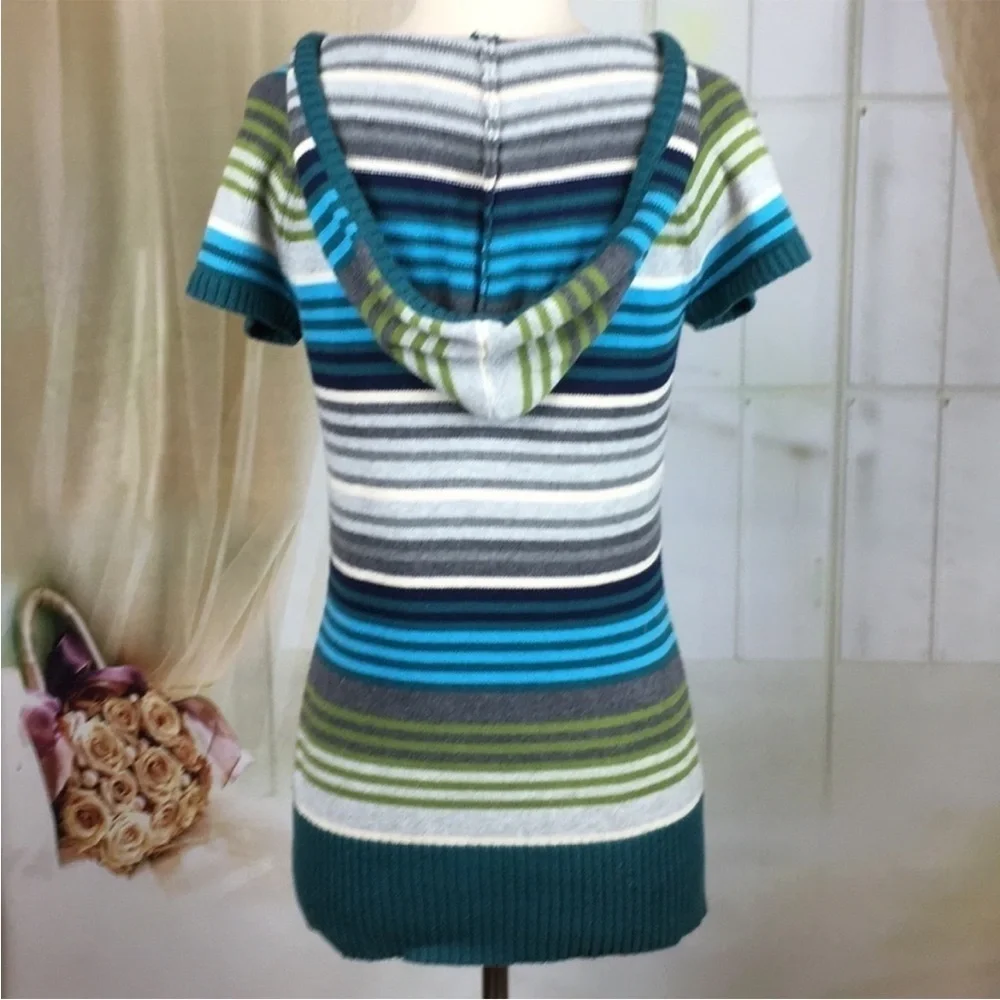 SONOMA Striped Short Sleeved
Sweater Hoodie S - Picture 2 of 5